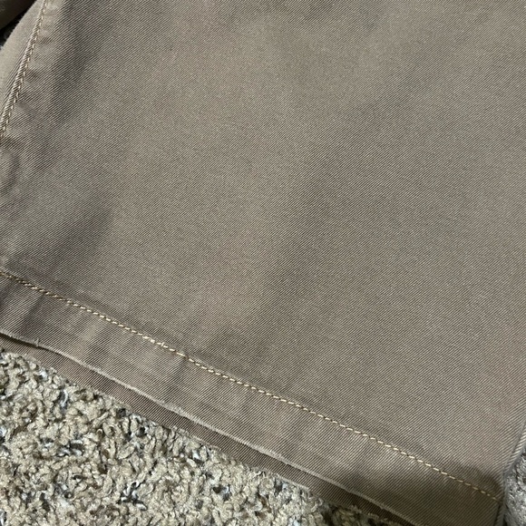 Levi’s Tab Twill Shorts - Picture 4 of 9